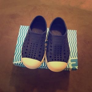 Native Navy toddler shoes, size C8
